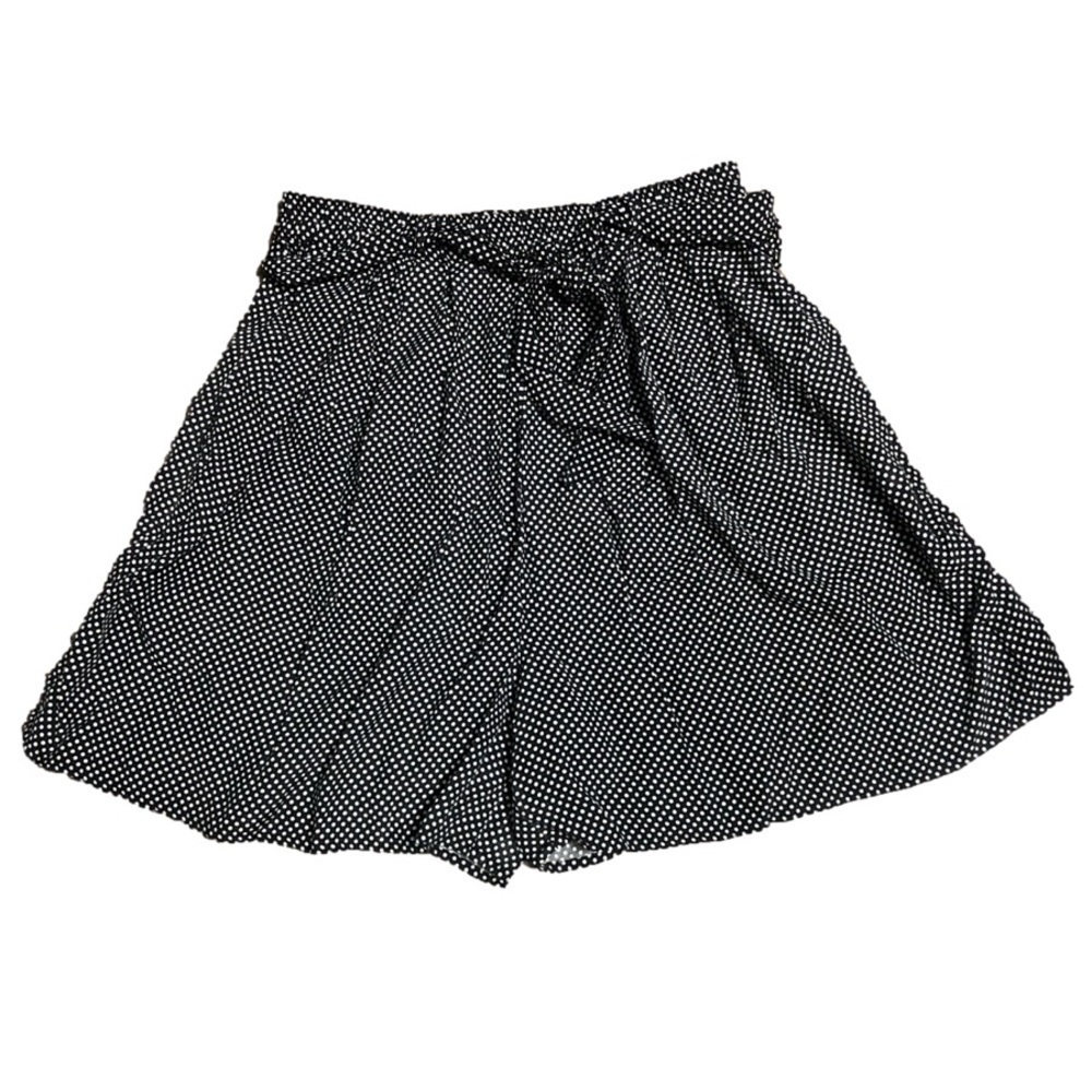 90's  Rare Black/White Polka Dot shorts size 11/12   S277